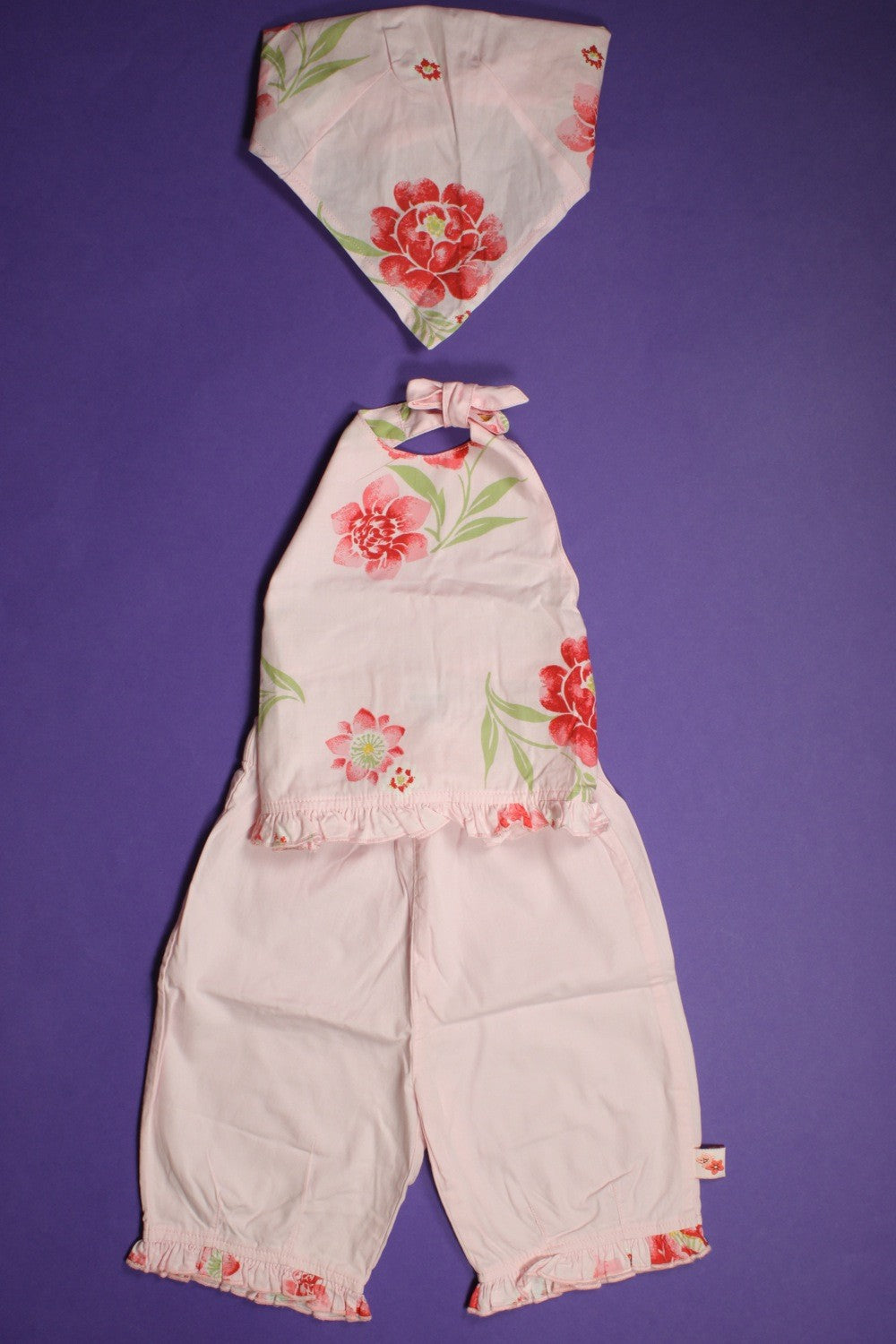 Ensemble pantalon, dos-nu et fichu