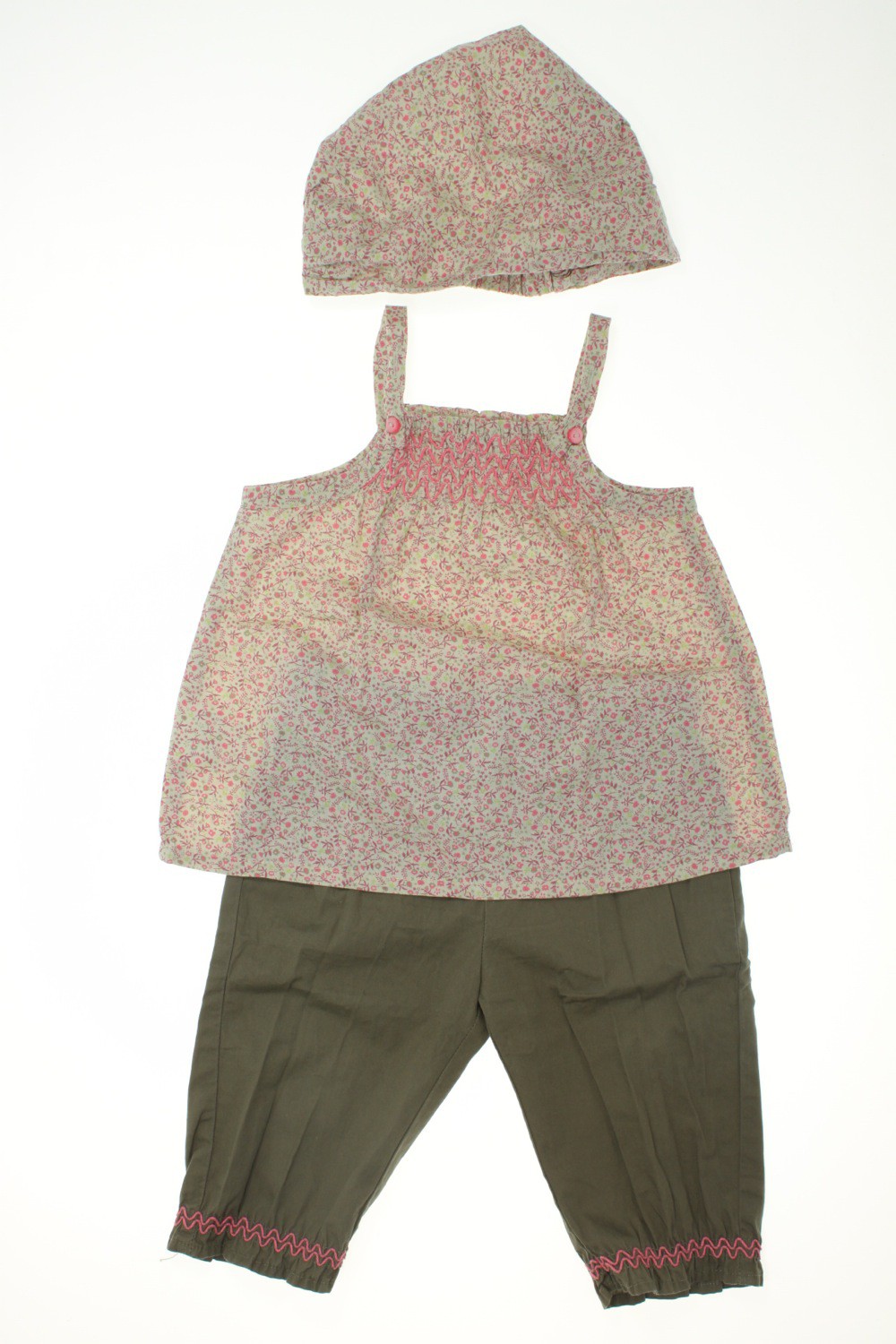 Ensemble pantalon, blouse et fichu