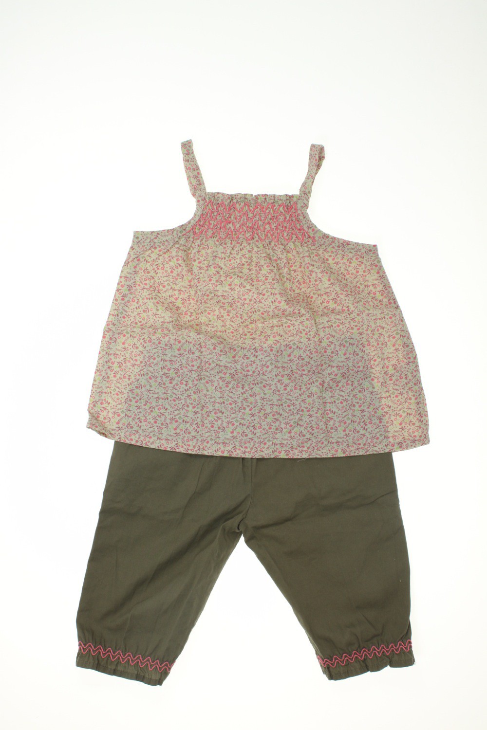 Ensemble pantalon, blouse et fichu