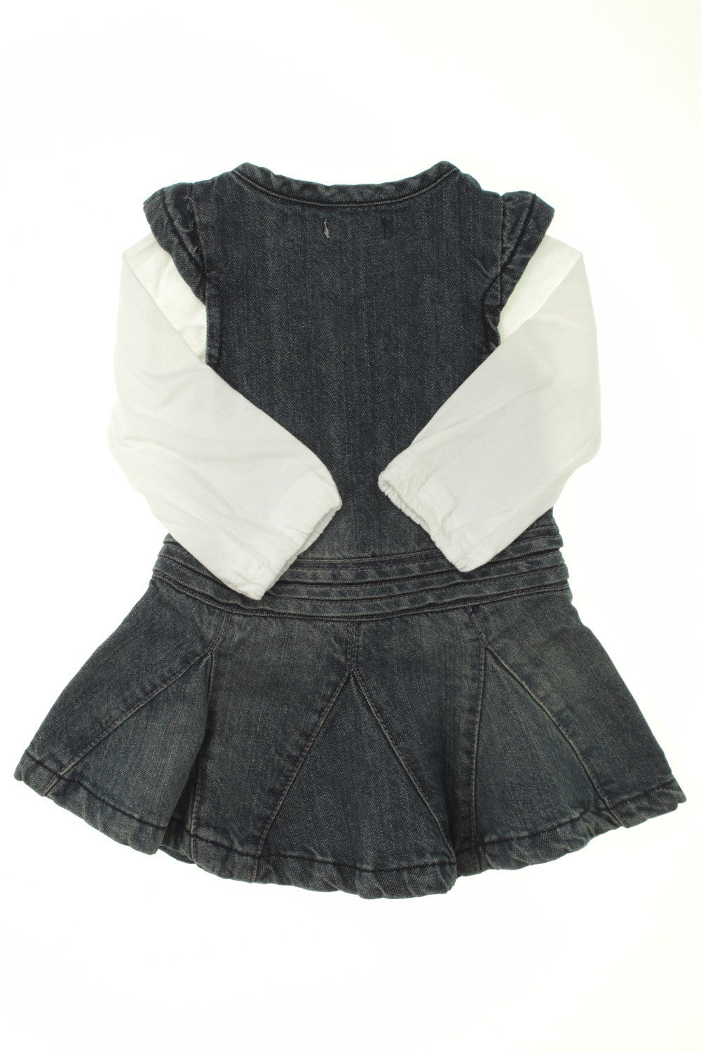 Ensemble robe en jean et tee-shirt