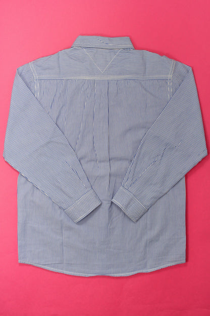 Chemise à fines rayures