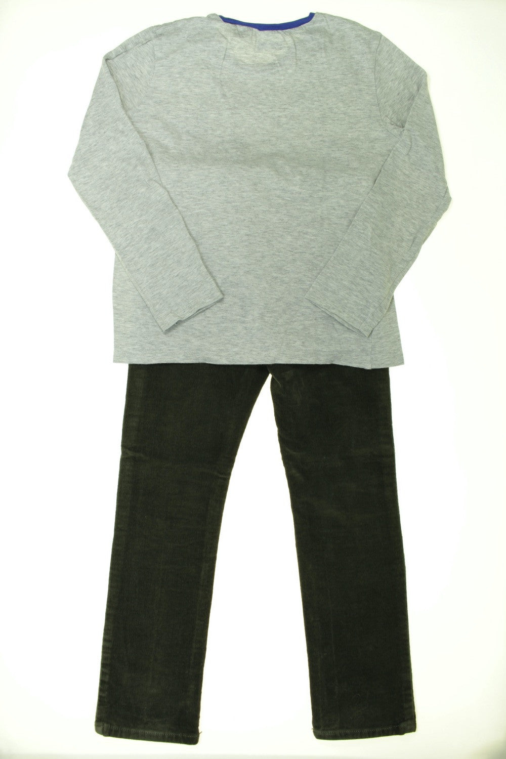 Ensemble pantalon et tee-shirt