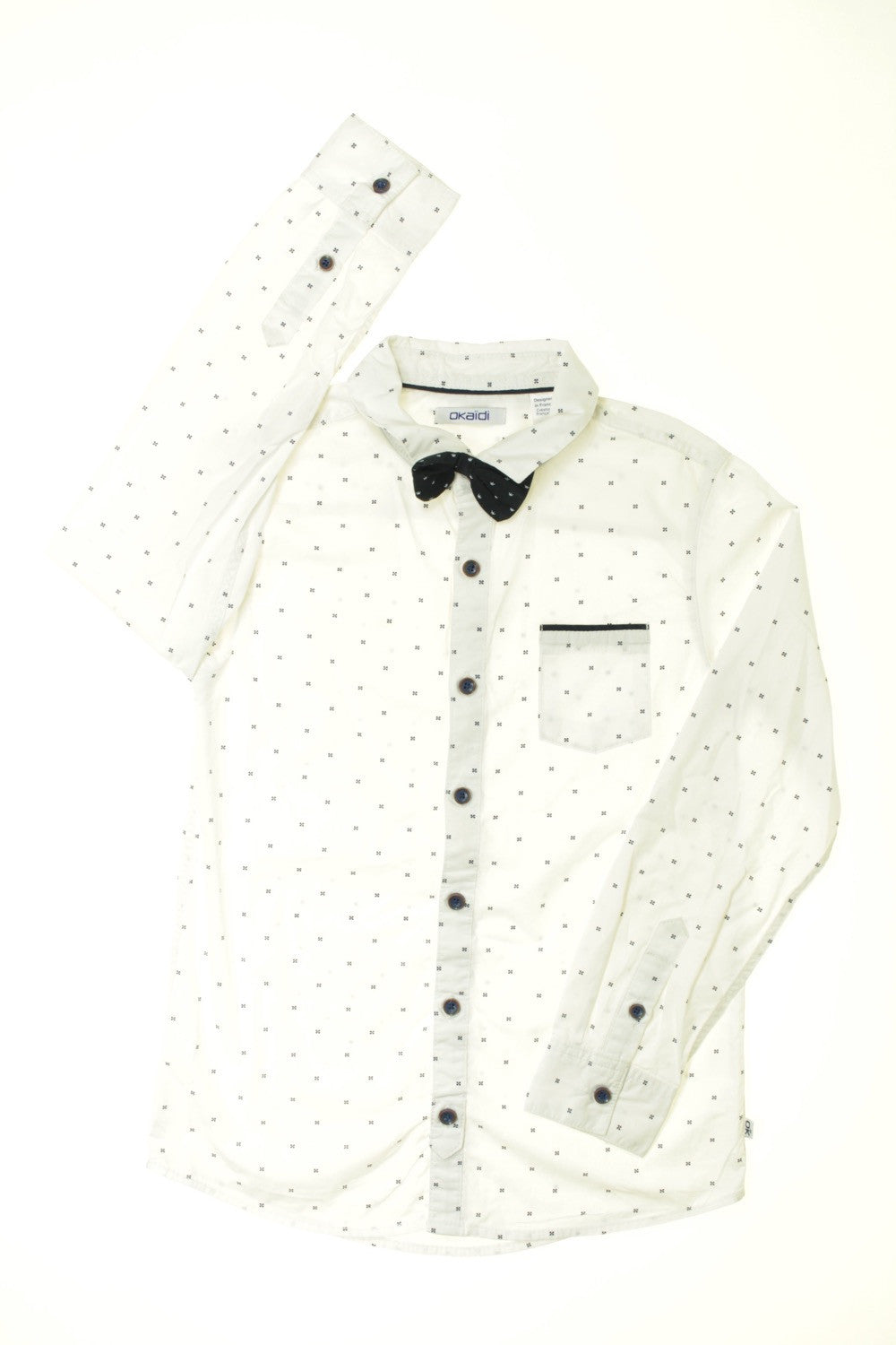 Chemise avec nœud papillon