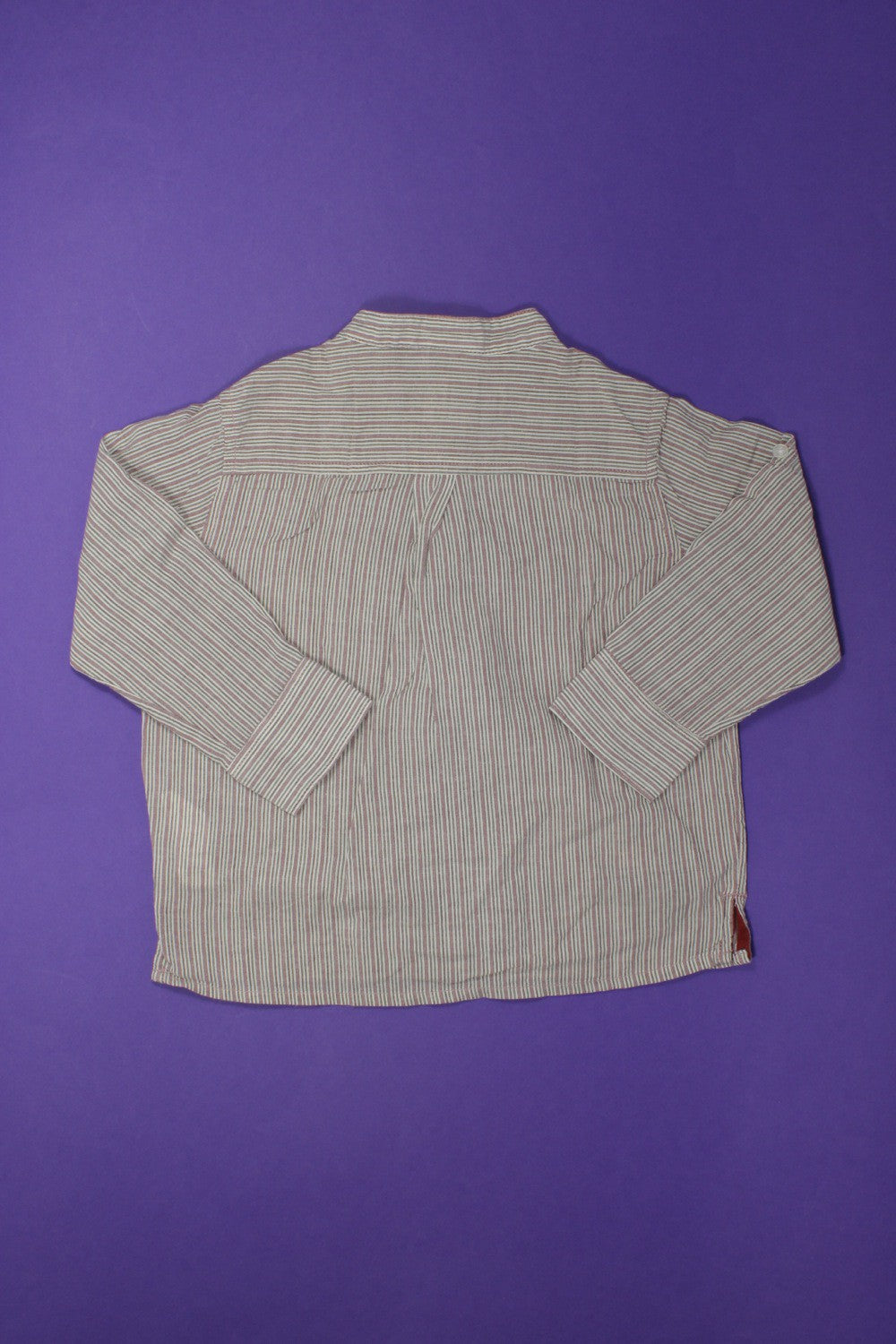 Blouse légère à fines rayures